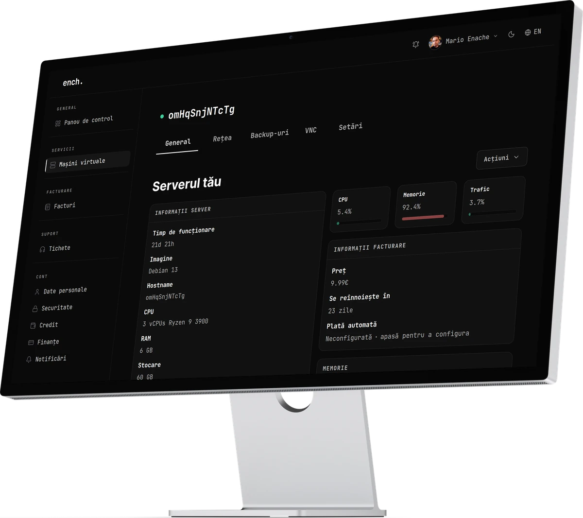 Zona de client ench. pe un monitor: prezentarea unei mașini virtuale, cu uptime, CPU, memorie și facturare