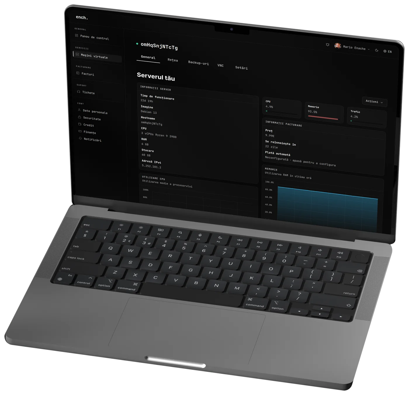 Portalul de clienți ench. pe un laptop: prezentarea unei mașini virtuale, cu uptime, CPU, memorie și facturare