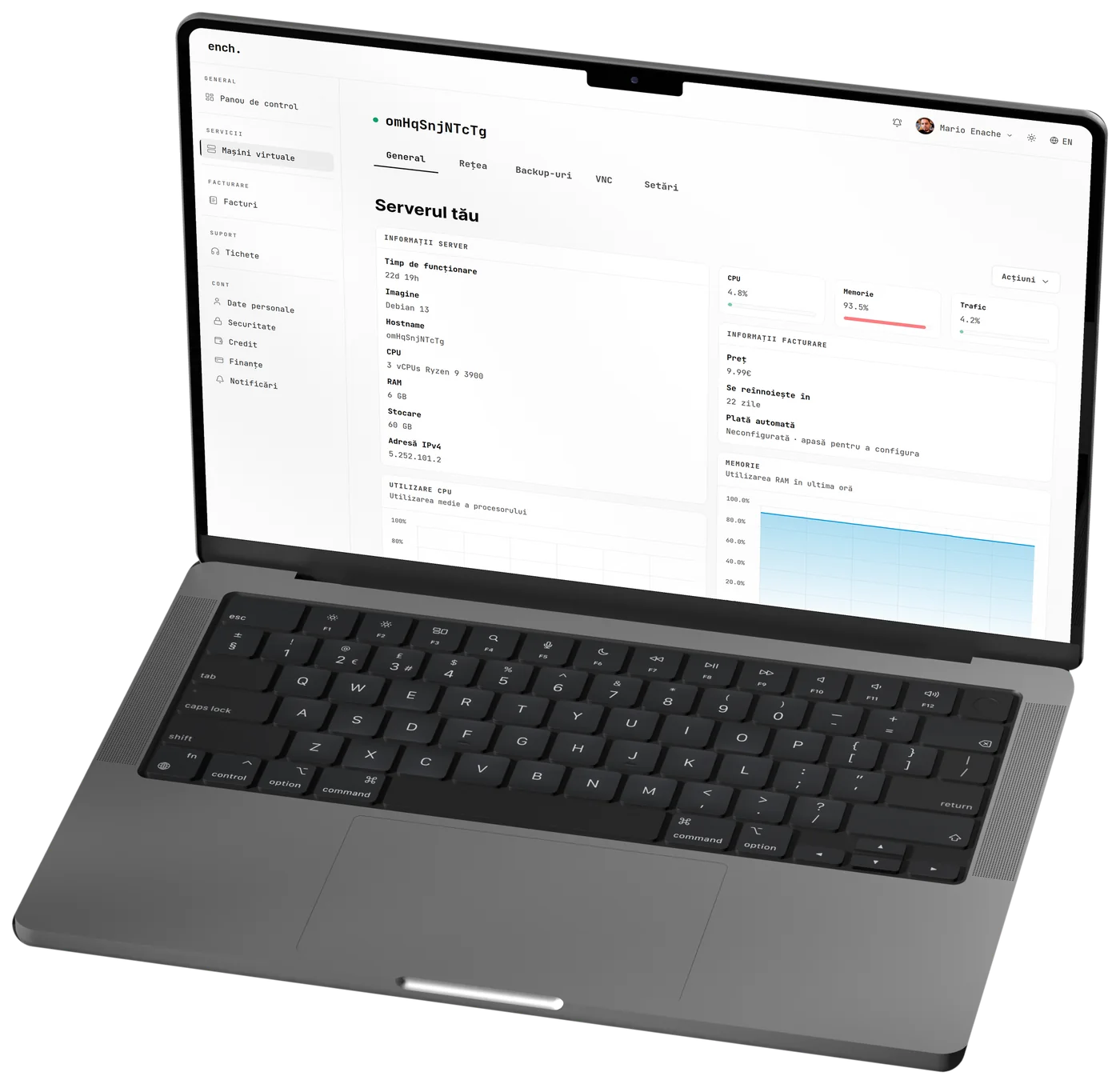 Portalul de clienți ench. pe un laptop: prezentarea unei mașini virtuale, cu uptime, CPU, memorie și facturare